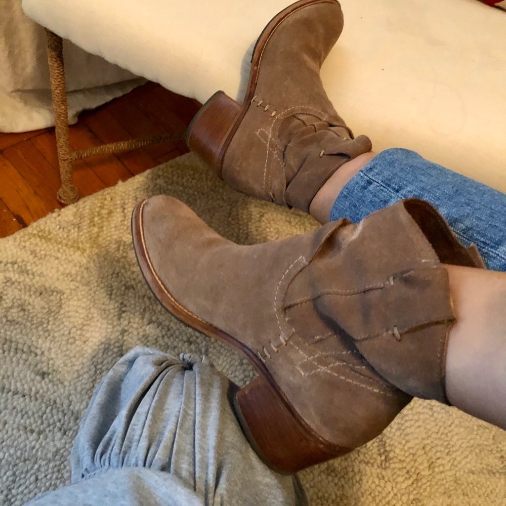 Dolce vita ankle booties